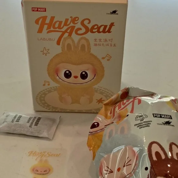 💋SISI LABUBU AUTHENTIC hard to find new sealed in bag box opened - Picture 8 of 9